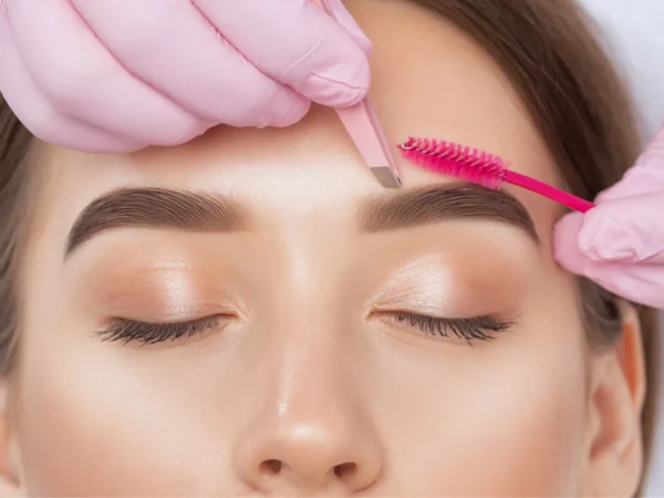 Laminácia obočia, lash lifting, nové mihalnice alebo masáž tváre