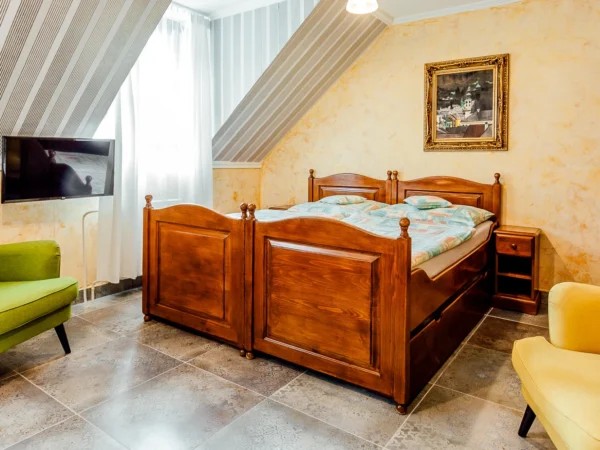 Vkusné ubytovanie s polpenziou v historickom centre Banskej Štiavnice