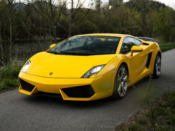 Lamborghini, Ford Mustang alebo Ferrari California T: Zážitková jazda v premávke