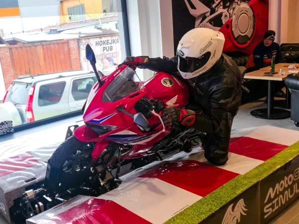 MotoTrainer™ simulátor: Adrenalínová jazda ako z MotoGP