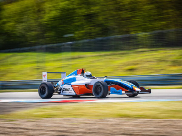 Jazda na formule F4 na Slovakia Ringu