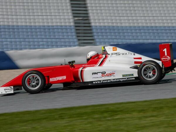 Jazda na formule TATUUS F4