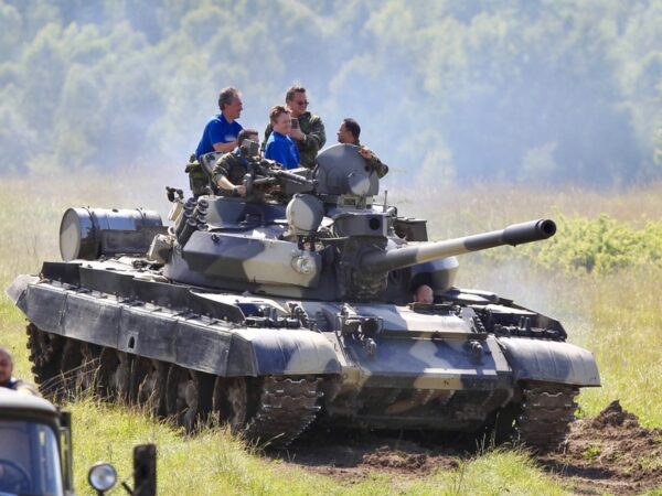 Jazda v obrnenom bojovom tanku T-55