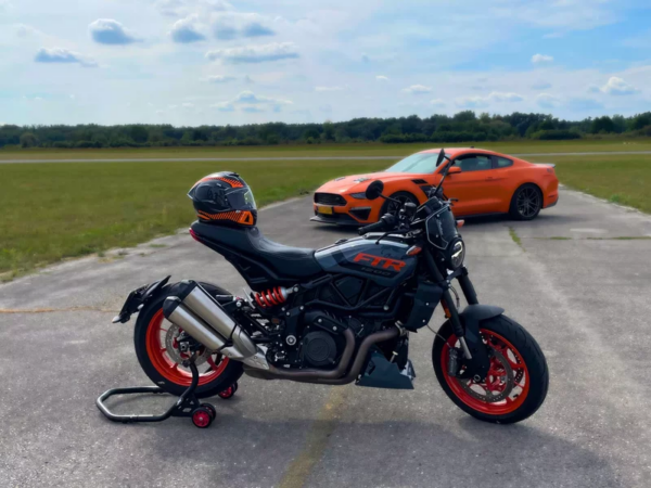 Tandem jazda na americkom Muscle bike