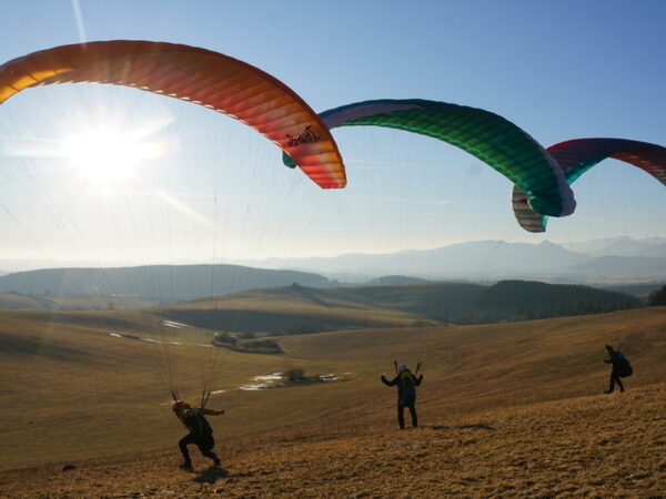 Tandem paragliding