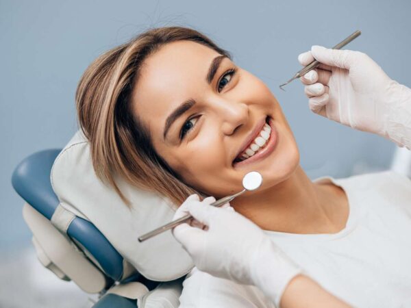 Dentálna hygiena s pieskovaním v zubnej ambulancii Qualident