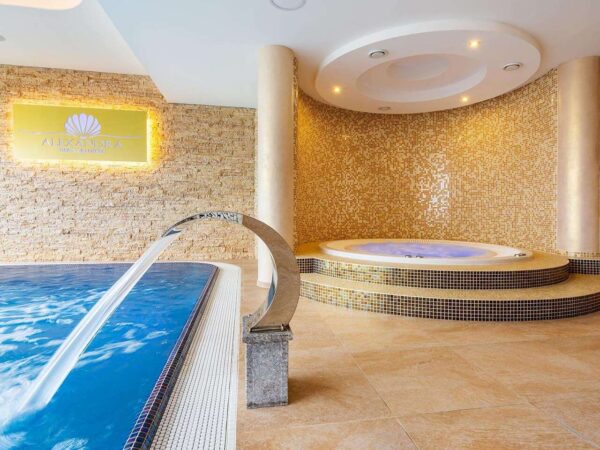Vstup do nového wellness centra Alexandra v Hoteli Galanta**** – vírivka, bazén, saunové centrum aj soľná jaskyňa