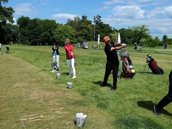Začnite s golfom – kurz „Štart karta“ s profesionálom v Golfovom areáli Báč