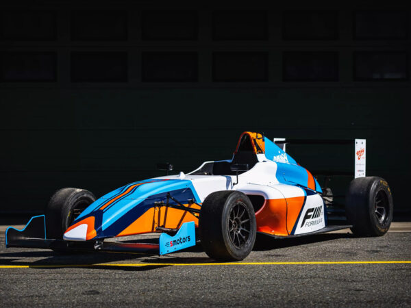 Zážitková jazda na letiskovom okruhu vo formule F4