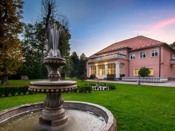 Pobyt vo Svätojánskom kaštieli*** v Liptovskom Jáne s privátnym wellness a stravou