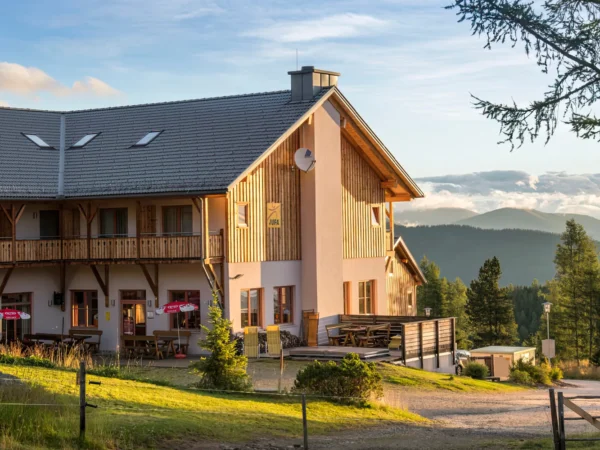 Horský hotel v Korutánsku s polpenziou a saunou až pre 5 výletníkov