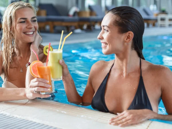 Dámska jazda pre 2 – 4 osoby: polpenzia s moravským prívlastkovým vínom a proseccom, wellness a procedúry
