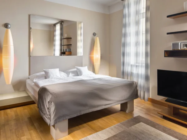 Moderný apartmán alebo štúdio na Vinohradoch s raňajkami a saunou