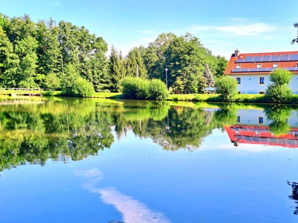 Pobyt s raňajkami a privátnym wellness v historickom mlyne pri rybníku v Železných horách