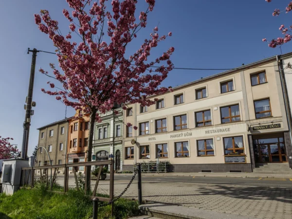 Oddych v Plzensku: novo zrekonštruovaný hotel, polpenzia aj vírivka na izbe