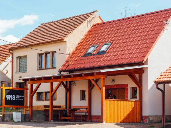 Pobyt vo vinárstve vo Veľkých Bíloviciach aj degustácia vín: apartmán alebo celý penzión až pre 8 osôb