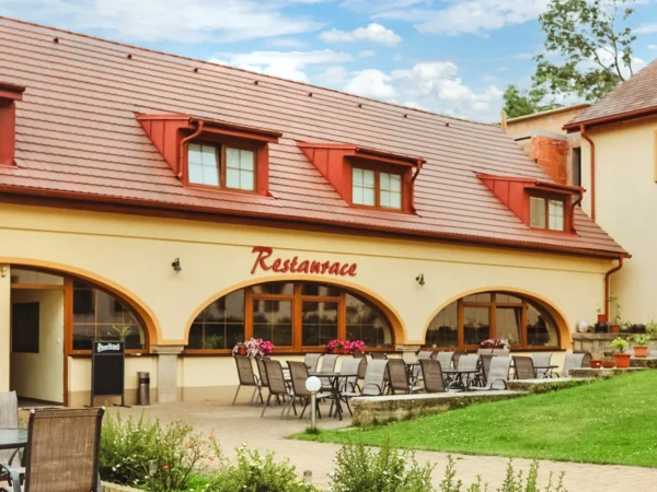 Športovo-relaxačné centrum pri Františkových Lázňach: pobyt s raňajkami alebo polpenziou a zľava na šport