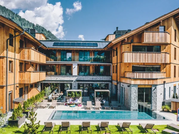 Nový wellness rezort v Zell am See: bazén a sauny neobmedzene, polpenzia aj karta výhod