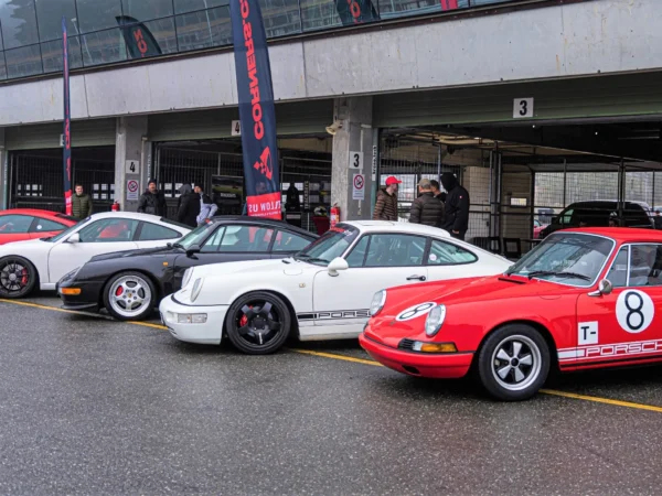 Jazda na pretekárskom okruhu SLOVAKIA RING alebo AUTOMOTODROM BRNO v jednom z legendárnych vozidiel Porsche