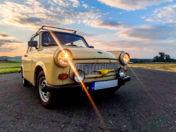 Zážitková jazda ako vodič alebo spolujazdec na legendárnom vozidle TRABANT 601S: 15, 30 alebo 60 minút nostalgie