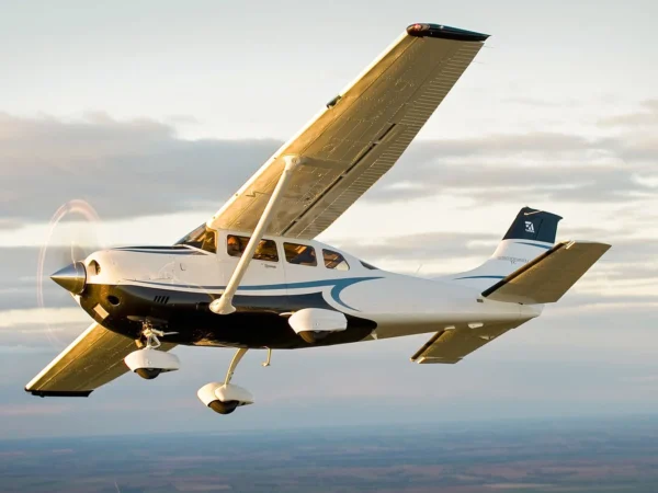 Zážitkové lety aj s možnosťou pilotovania na lietadlách Cessna pre 1 až 3 osoby
