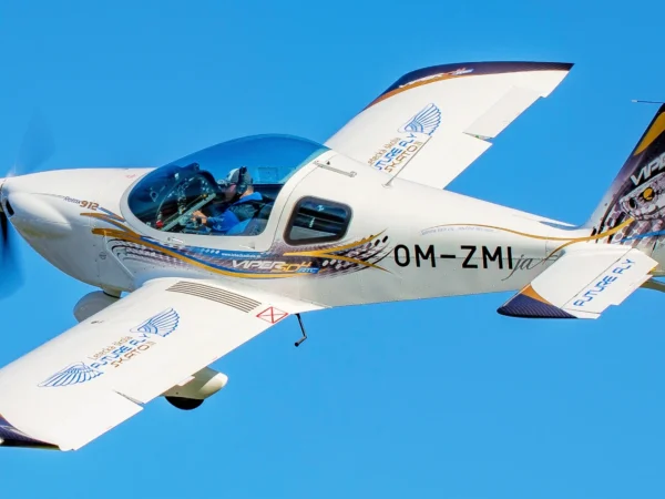 Let lietadlom Viper SD4 s možnosťou pilotovania alebo skupinový let na 2 lietadlách