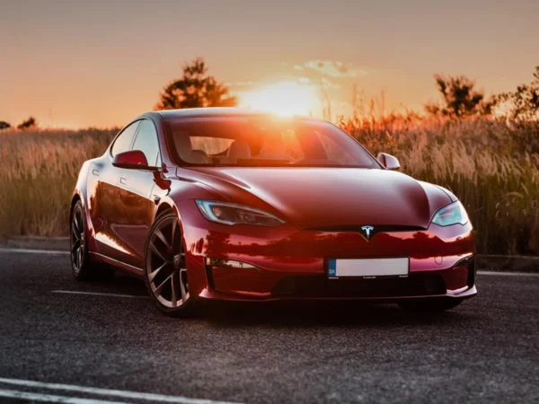 Zážitková jazda na vozidle TESLA MODEL S PLAID: 30 alebo 60 minút