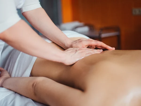 Thajská olejová masáž s aromatickými bio olejmi: 30 alebo 60 min. hlbokého uvoľnenia