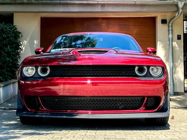 Za volantom legendy: adrenalínová zážitková jazda v Dodge Challenger