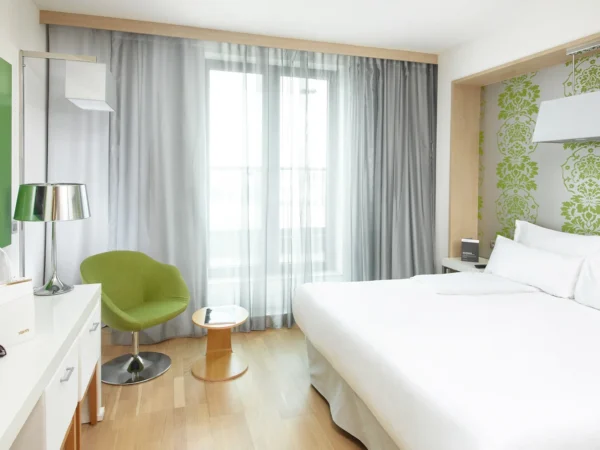 Pobyt v luxusnom 4* hoteli v Prahe pre pár aj rodinu: raňajky, polpenzia, sauna, fitness
