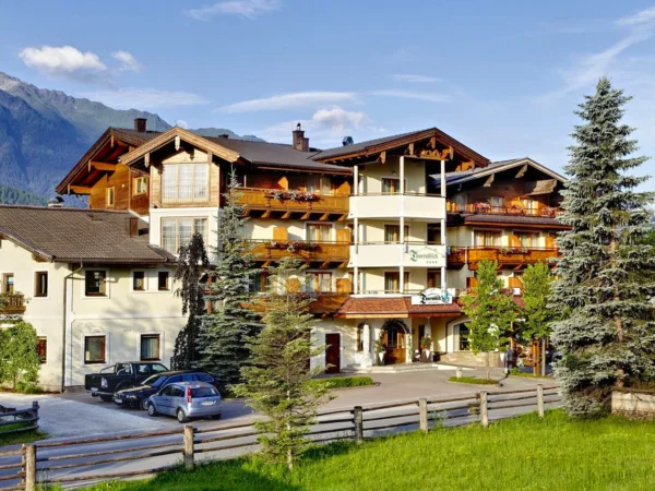 Horský hotel v rakúskych Alpách: neobmedzený wellness, polpenzia plus a karta výhod
