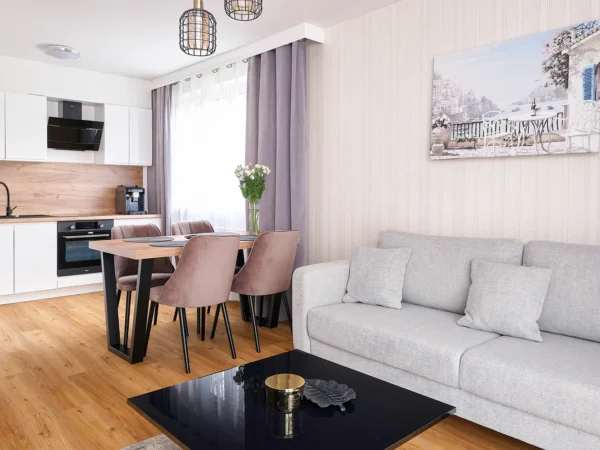 Dovolenka v poľských Jizerských horách: moderný apartmán v kúpeľnom meste a blízko lyžiarskych stredísk