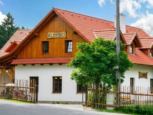Pobyt v Žďárskych vrchoch: penzión v prírode s raňajkami, polpenziou aj privátnym wellness