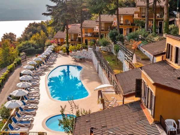 Pobyt pri jazere Lago di Garda: moderné apartmány, bazény aj domáci miláčikovia zdarma
