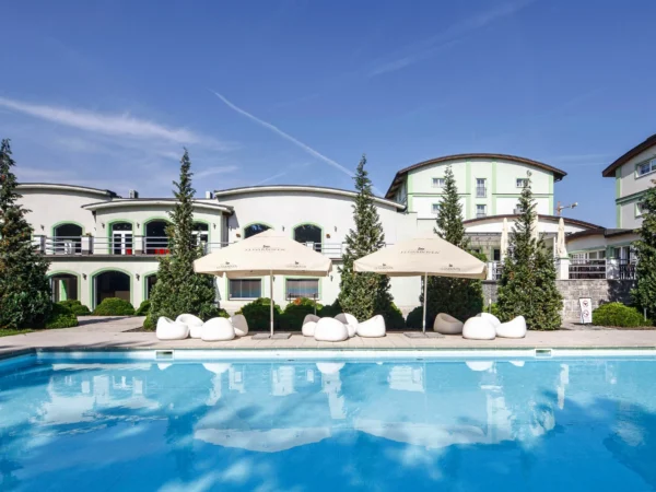 Pobyt v Plzni: 4* hotel s raňajkami, pivo alebo sekt, vonkajší bazén a zľava na tenis
