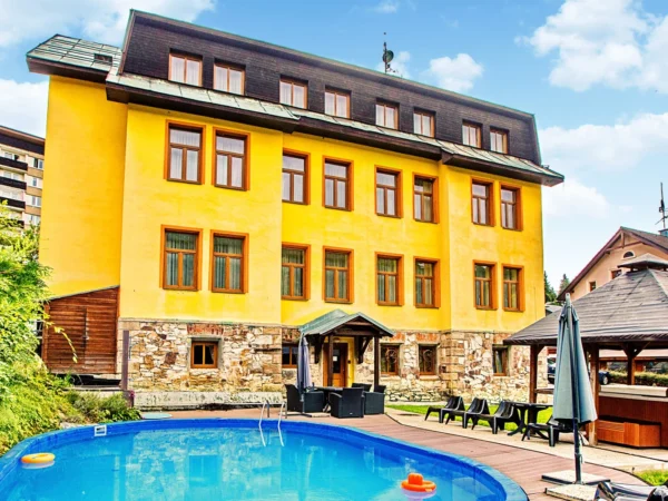 Aktívna dovolenka v Krkonošiach: rodinný penzión s raňajkami alebo polpenziou, wellness, zľava na športy