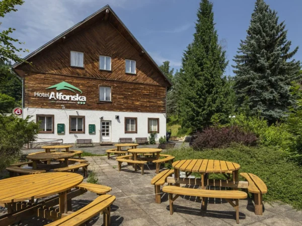 Pohodová dovolenka v Krkonošiach: horský hotel priamo pri zjazdovke, polpenzia