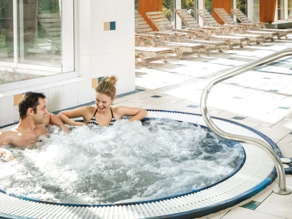 4* pobyt v Karlových Varoch až pre 3 osoby: unikátne konopné procedúry a wellness