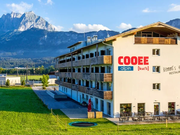 Dovolenka v Kitzbühelských Alpách v Tirolsku: krásny hotel s raňajkami alebo polpenziou a relax zónou