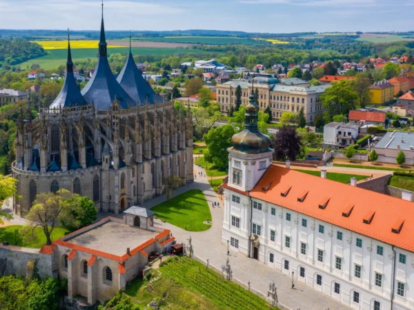Pobyt v Kutnej Hore pri chráme sv. Barbory: polpenzia aj vstupenky do chrámu
