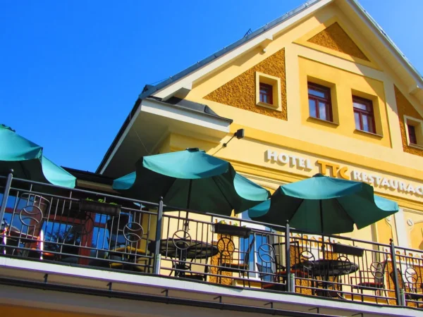 Hotel vo Vrchlabí s raňajkami a denným vstupom do privátneho wellness
