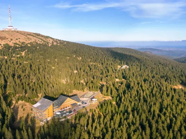 Ubytovanie v hoteli pod vrcholom Praděd: raňajky alebo polpenzia aj wellness
