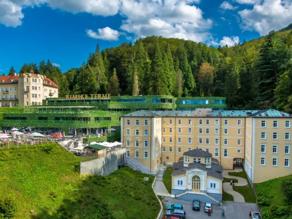 Rímske kúpele v Slovinsku: hotel len pre dospelých, termálne kúpele a saunový svet, raňajky aj polpenzia