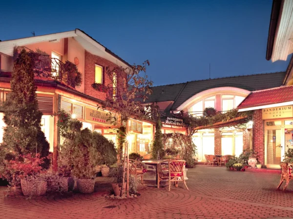 Hotel Banderium*** v Komárne so vstupmi do kúpeľov a príjemným ubytovaním