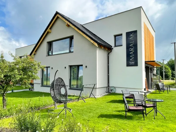 Dizajnový hotel v Beskydoch: apartmán s vírivkou, vychýrená kuchyňa, polpenzia