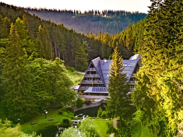 Poľské Krkonoše: raňajky alebo polpenzia, neobmedzený wellness aj otužovanie a inhalácia radónu