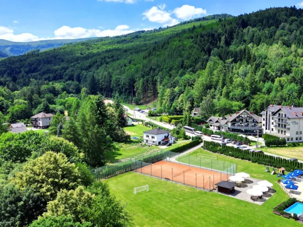 Hotel neďaleko Szczyrku: raňajky alebo polpenzia, wellness aj nabitý romantický balíček