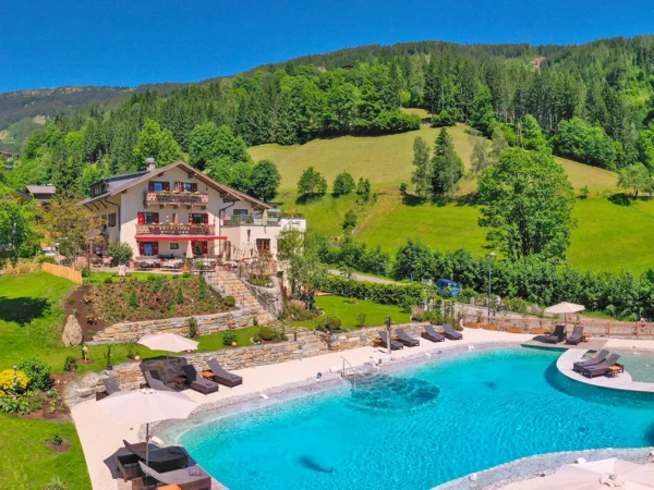 Boutique hotel v Zell am See: wellness s prírodným jazierkom, polpenzia aj karta výhod