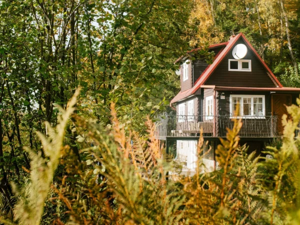 Zrekonštruovaná chalúpka pod Lysou horou, vrátane sauny, vírivky aj grilu, až pre 6 osôb