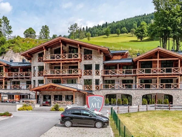 Dovolenka v Saalbachu: moderné 4* apartmány v alpskom štýle, raňajky aj karta výhod